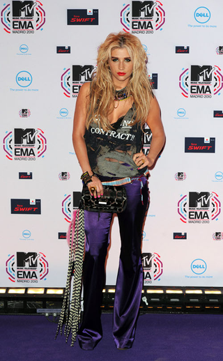 Illustration for article titled The Spectacular Train Wreck That Was The MTV Europe Awards